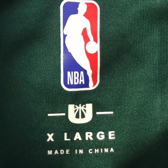 Men's Milwaukee Bucks Giannis Antetokounmpro #34 
T-Shirt - Picture 6 of 6